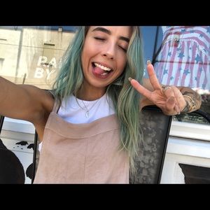 Meet your Posher, Elizabeth